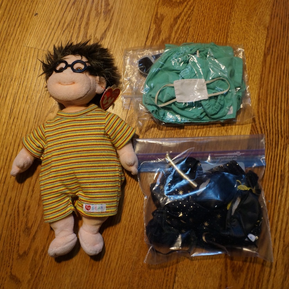 TY - Beanie Kids - Specs (2000) - with 2 costume sets - rare/hard to come by